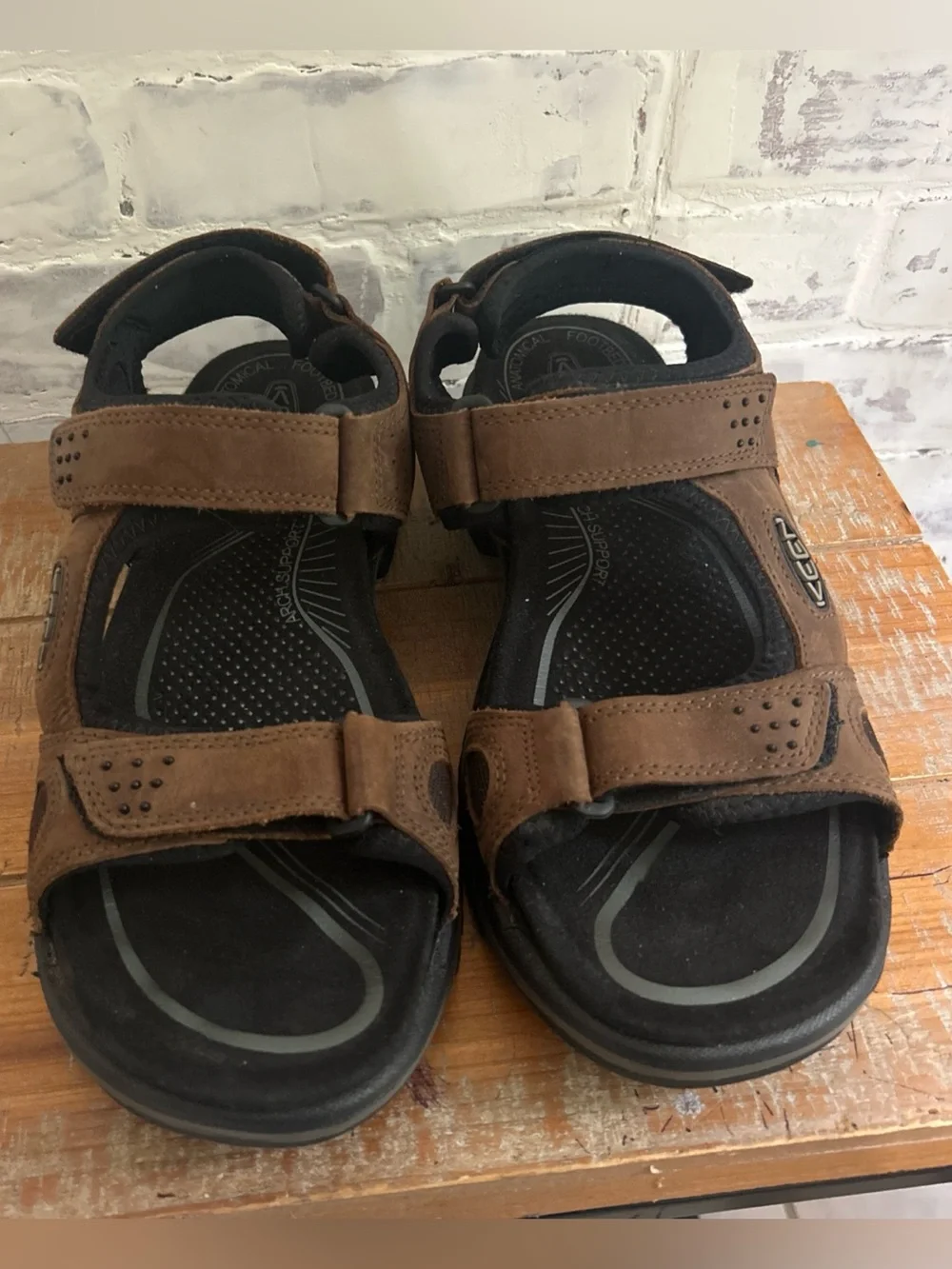 KEEN Rialto II 3 Point Sandals Men’s Size 10 Brown Black Outdoor Hiking